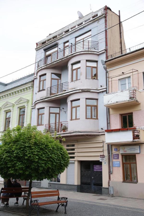 Simsimdoba Apartment Chernivtsi Bagian luar foto